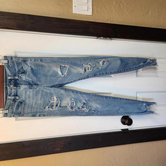 AEO Women's Distressed Super High-Rise Jeans- Size 2 - Picture 1 of 9